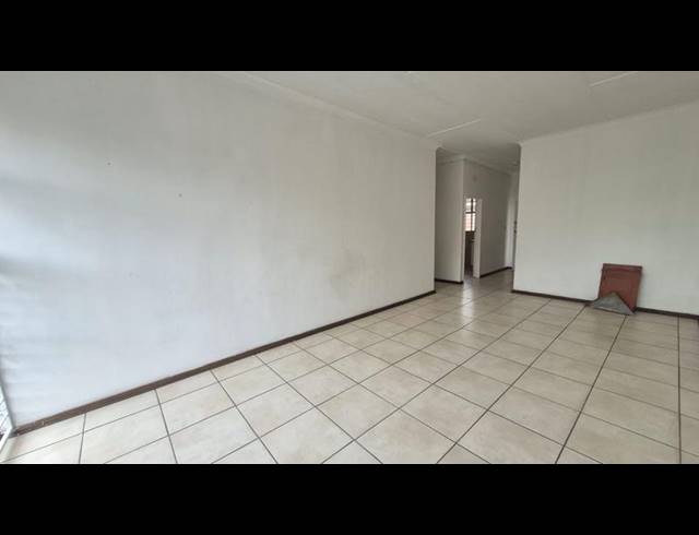 2 BEDROOM APARTMENT FOR SALE IN KRUGERSDORP CENTRAL